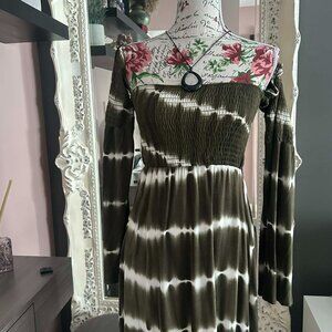 venus Off-the-Shoulder Tie-Dye Maxi Dress – Size Small